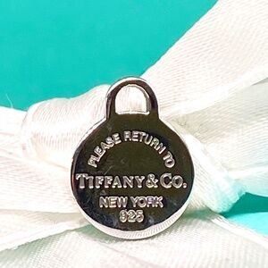 Tiffany return to Tiffany & co mini round tag 1/2”